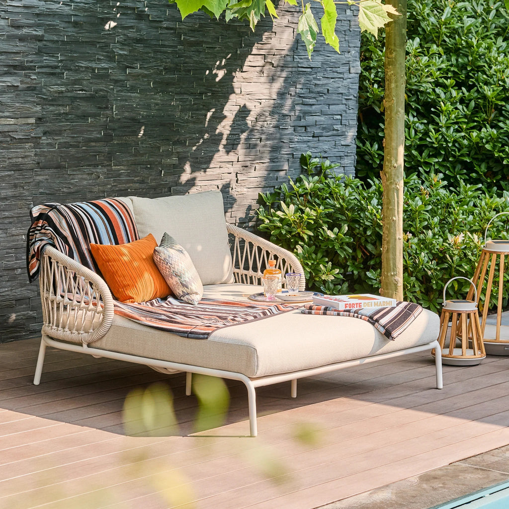 Outdoor Daybeds & Sun Loungers