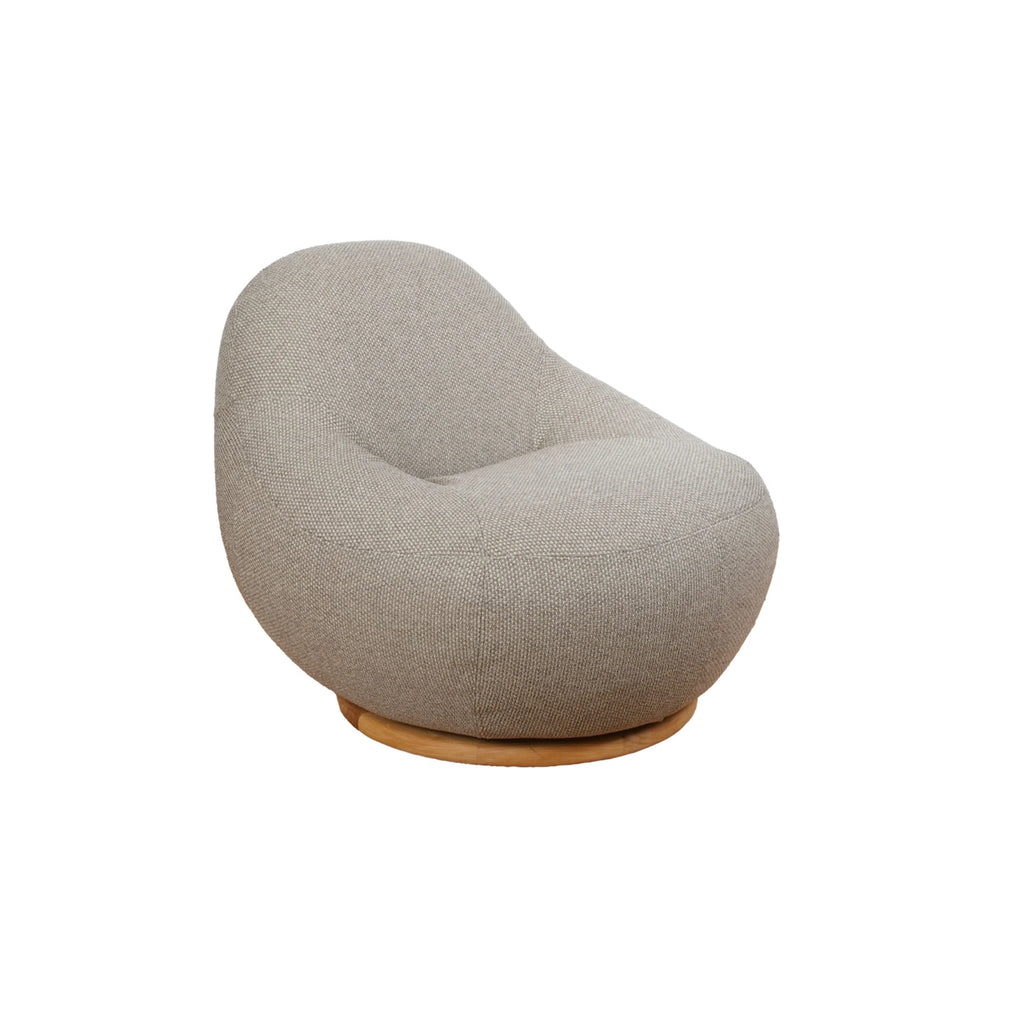 GEM Outdoor Lounge Chair in Light Brown - Cane-Line | Milola