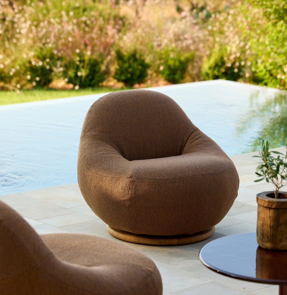 GEM Outdoor Lounge Chair in Umber Brown - Cane-Line | Milola