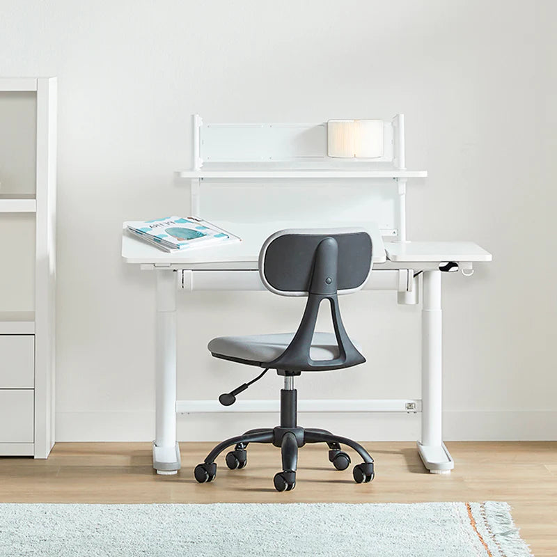 Chaise de bureau ensoleillée